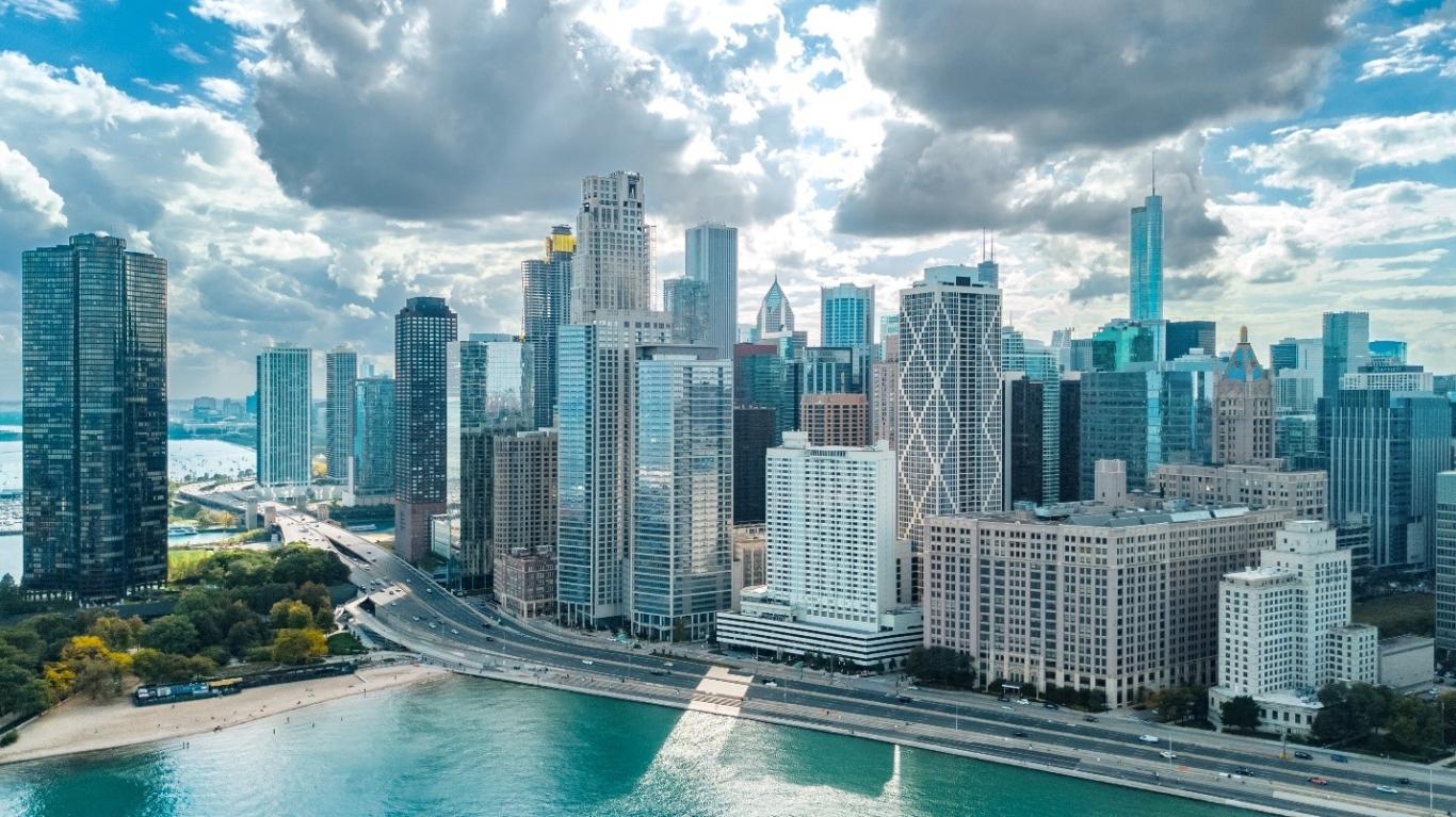 The Chicago skyline on a cloudy day.