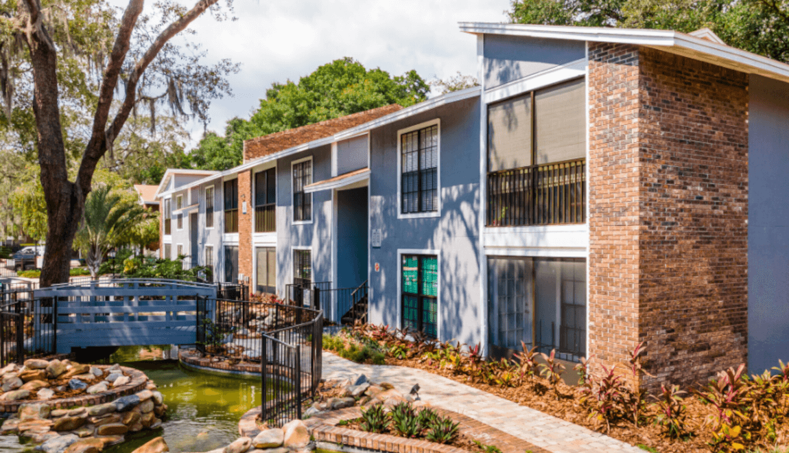 Park Place Apartments in Oak Grove offers tranquility in the middle of Tampa.