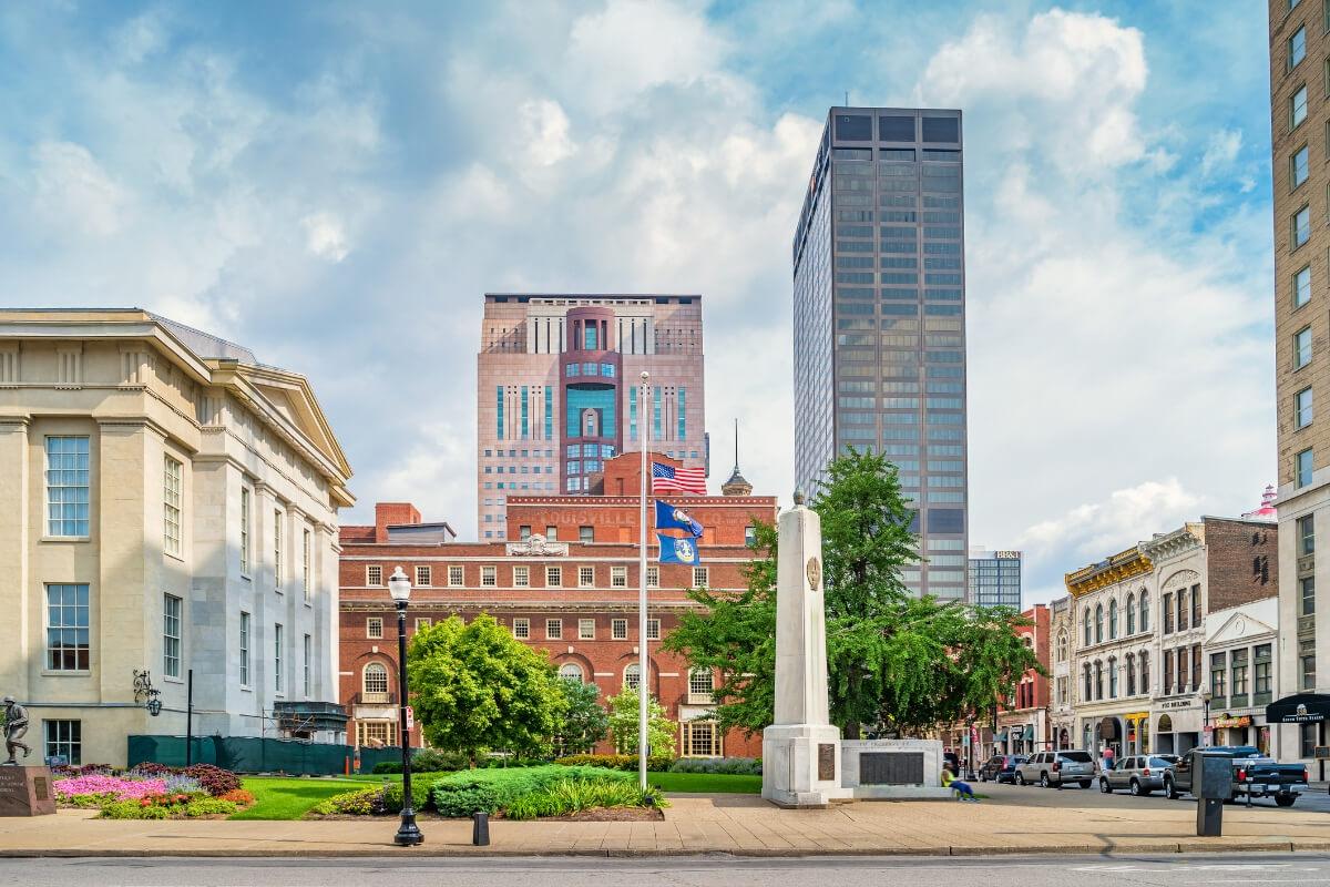 A view of downtown Louisville, KY on a cloudy day.