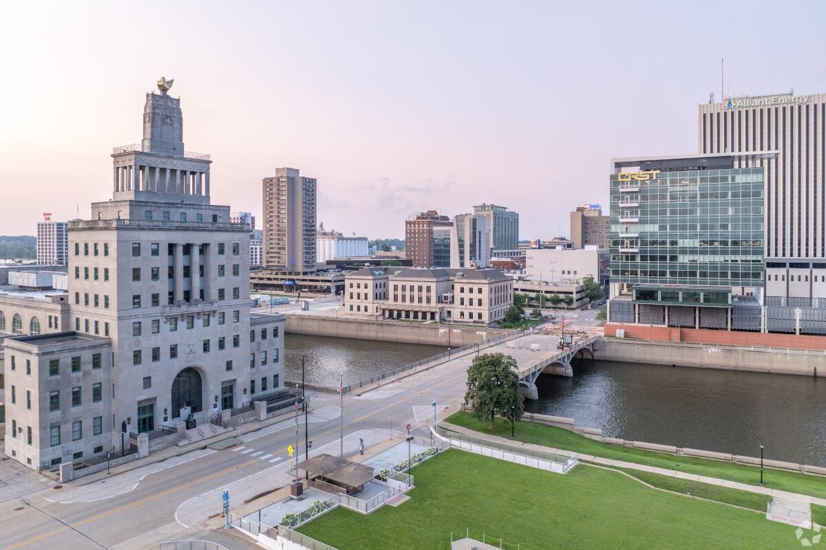 Calm city in Iowa during sunrise.