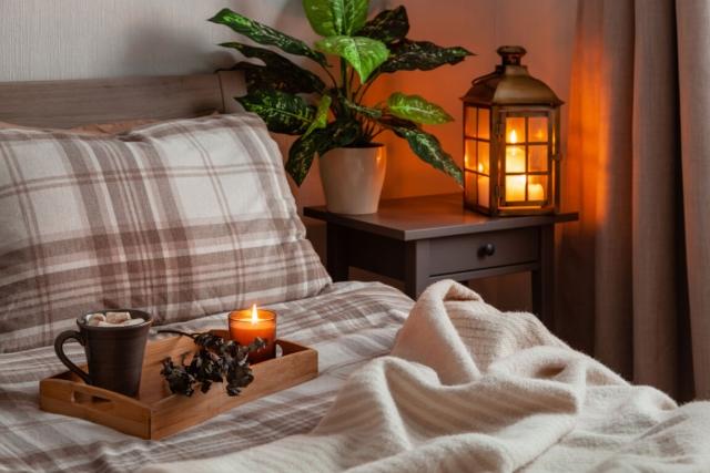 10 Ways to Make Your Bedroom a Cozy Winter Retreat