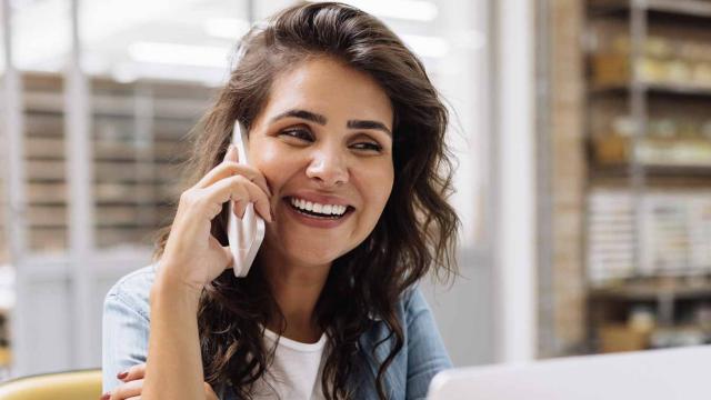 Woman calling about apartment